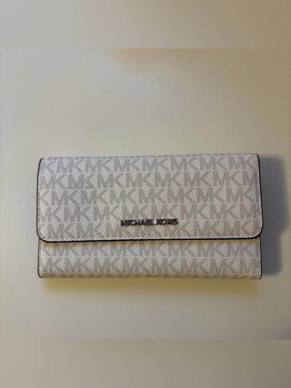 MICHAEL KORS White & Gray Signature Monogram Wallet